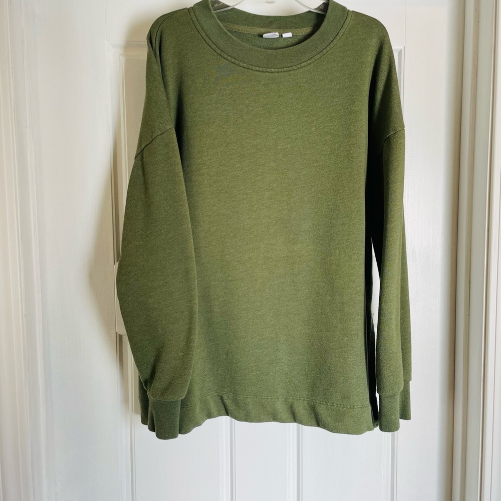 🌿GAP Sweatshirt in Olive Green